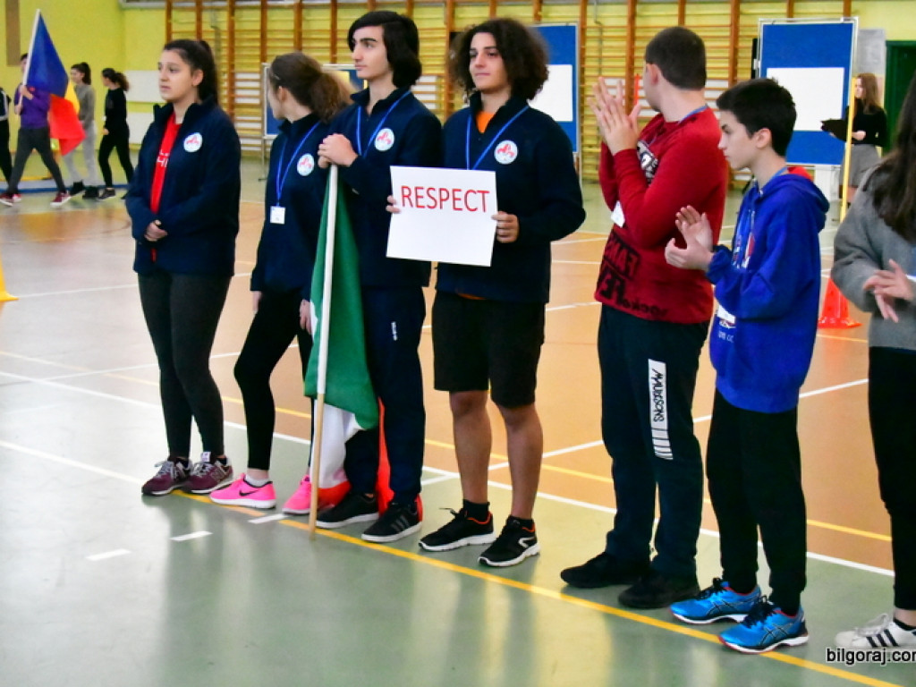 Międzynarodowa zabawa na sportowo (FOTO)