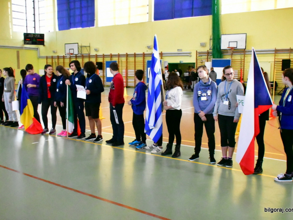 Międzynarodowa zabawa na sportowo (FOTO)