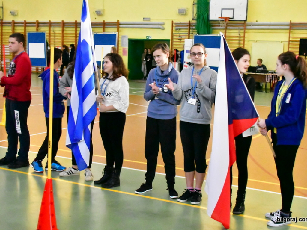 Międzynarodowa zabawa na sportowo (FOTO)