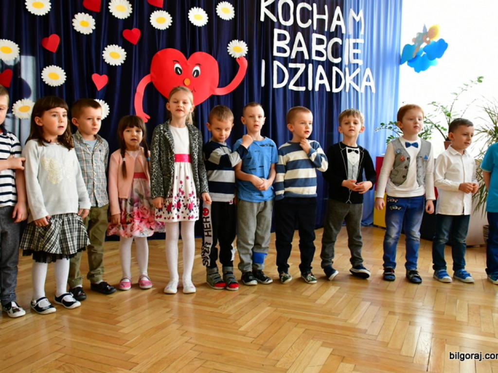 Dzień Babci i Dziadka w Samorządowym Przedszkolu Nr 3 w Biłgoraju (FOTO)