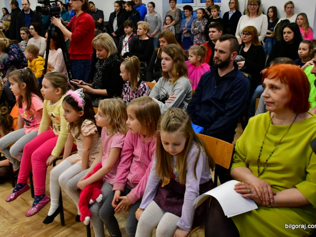 Plastycznie i charytatywnie (FOTO)