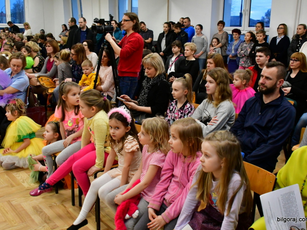 Plastycznie i charytatywnie (FOTO)