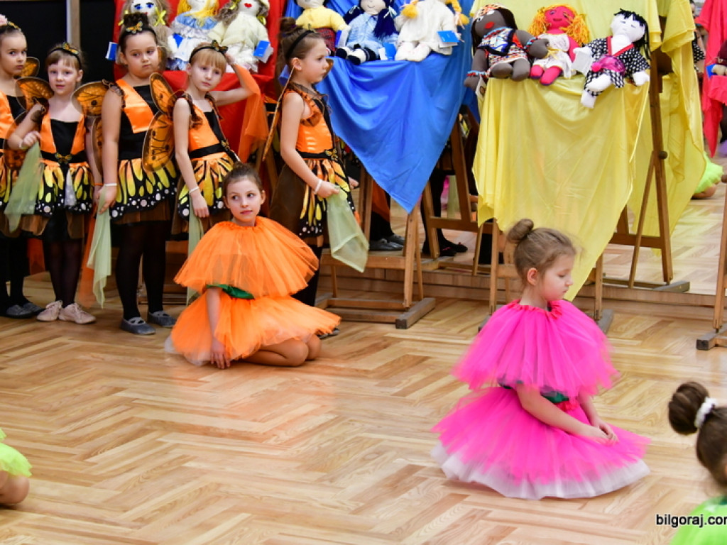 Plastycznie i charytatywnie (FOTO)