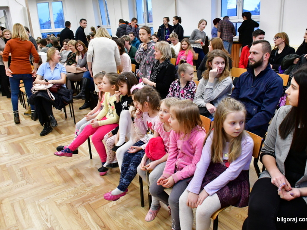 Plastycznie i charytatywnie (FOTO)