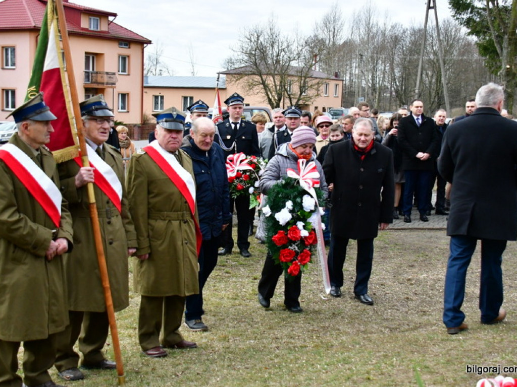 Umarłych wieczność dotąd trwa, dokąd pamięcią się im płaci... 76. rocznica pacyfikacji Różańca (FOTO)