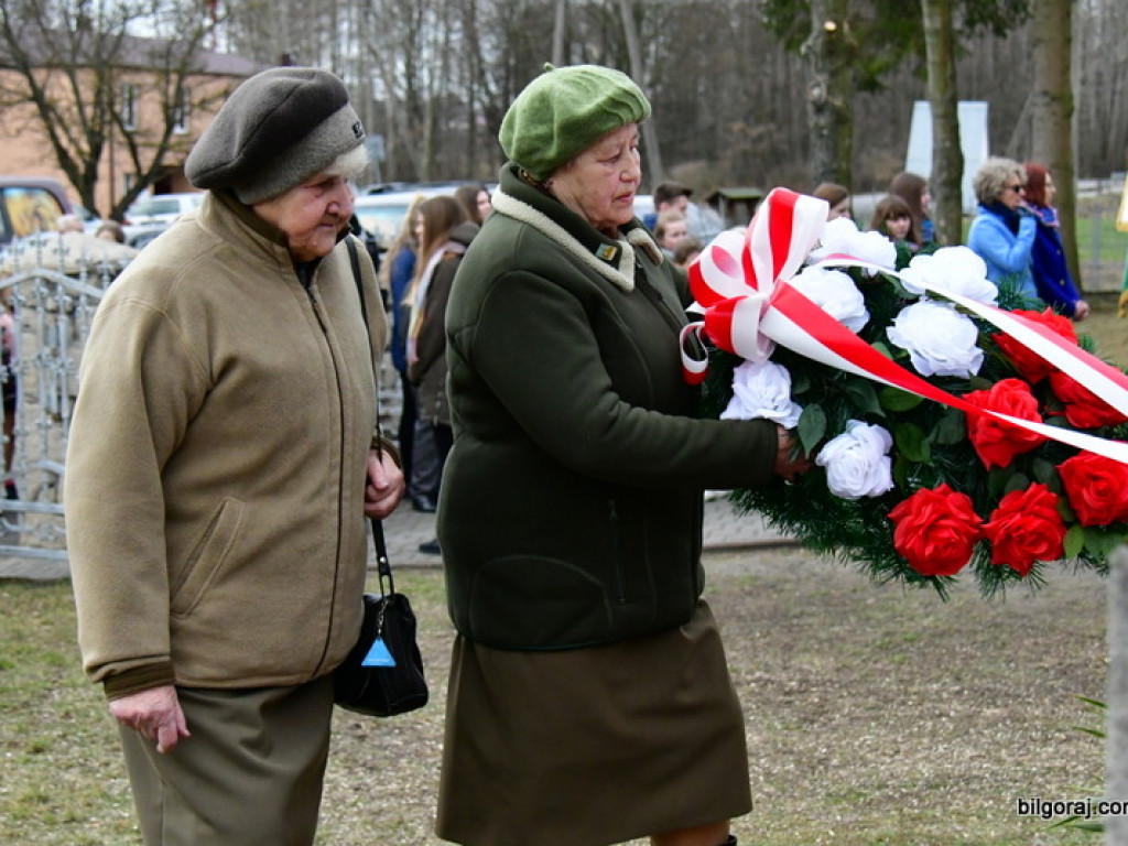 Umarłych wieczność dotąd trwa, dokąd pamięcią się im płaci... 76. rocznica pacyfikacji Różańca (FOTO)