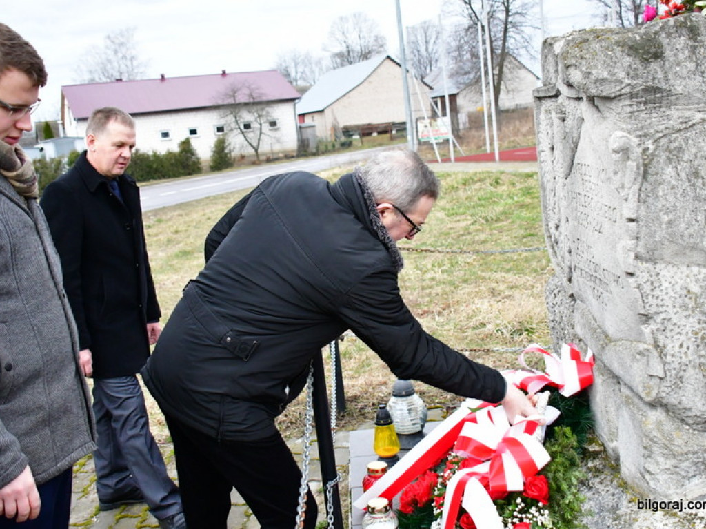 Umarłych wieczność dotąd trwa, dokąd pamięcią się im płaci... 76. rocznica pacyfikacji Różańca (FOTO)