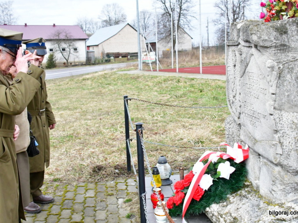 Umarłych wieczność dotąd trwa, dokąd pamięcią się im płaci... 76. rocznica pacyfikacji Różańca (FOTO)