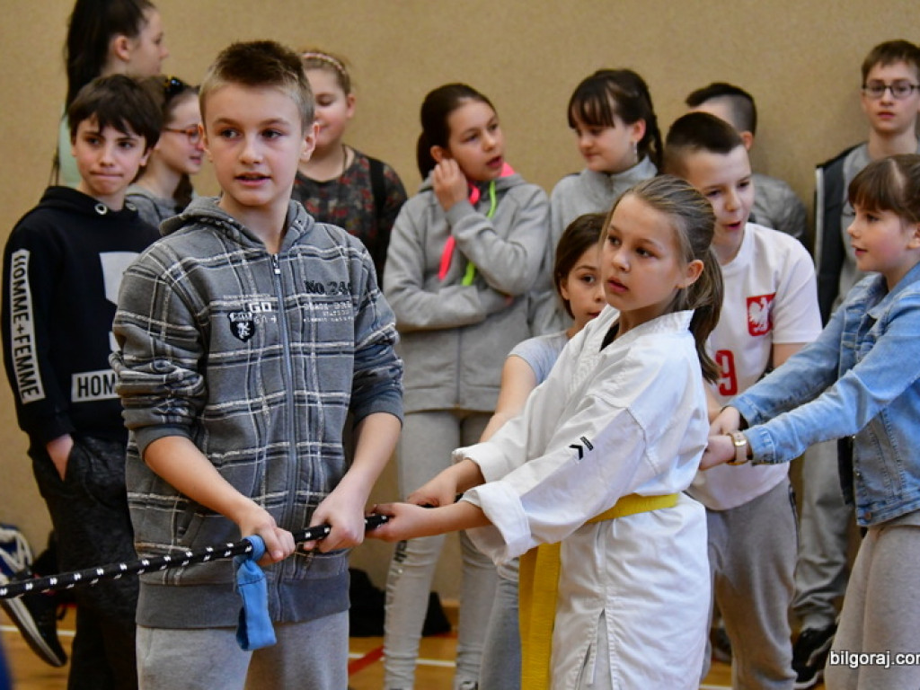 Festyn wiosenny Szkoły Podstawowej Nr 4 i Wioski Dziecięcej SOS w Biłgoraju (FOTO)