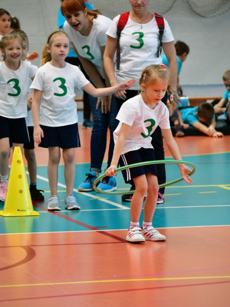 Przedszkolaki powitały wiosnę... na sportowo (FOTO)