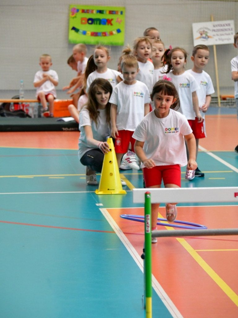 Przedszkolaki powitały wiosnę... na sportowo (FOTO)