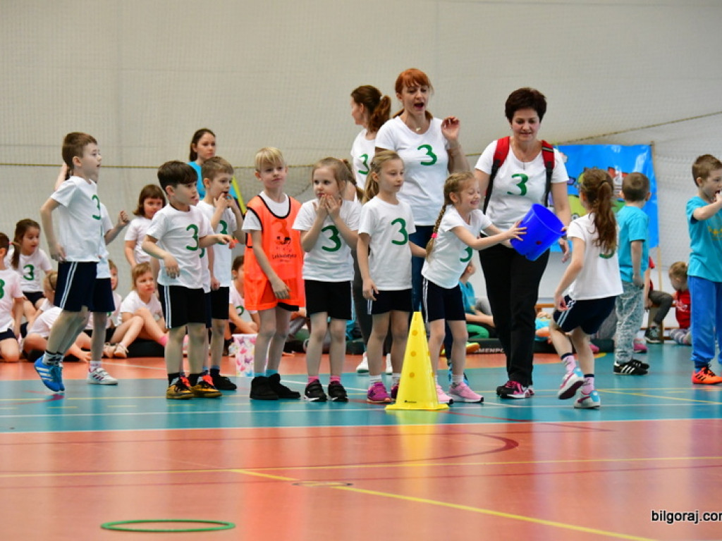 Przedszkolaki powitały wiosnę... na sportowo (FOTO)