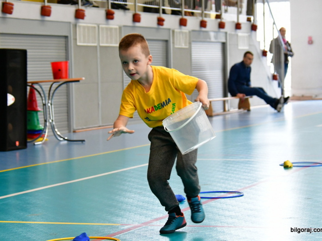 Przedszkolaki powitały wiosnę... na sportowo (FOTO)