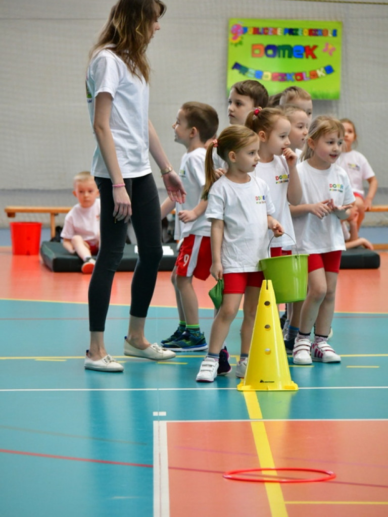 Przedszkolaki powitały wiosnę... na sportowo (FOTO)
