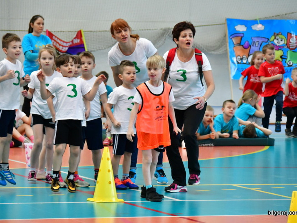 Przedszkolaki powitały wiosnę... na sportowo (FOTO)