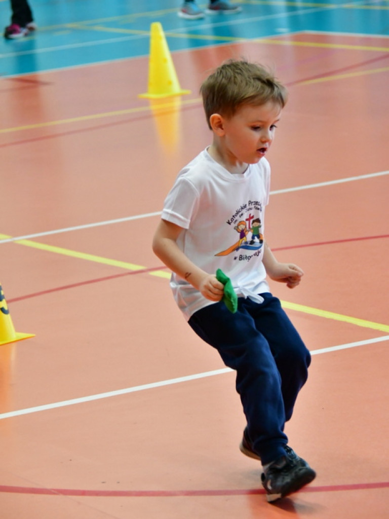 Przedszkolaki powitały wiosnę... na sportowo (FOTO)