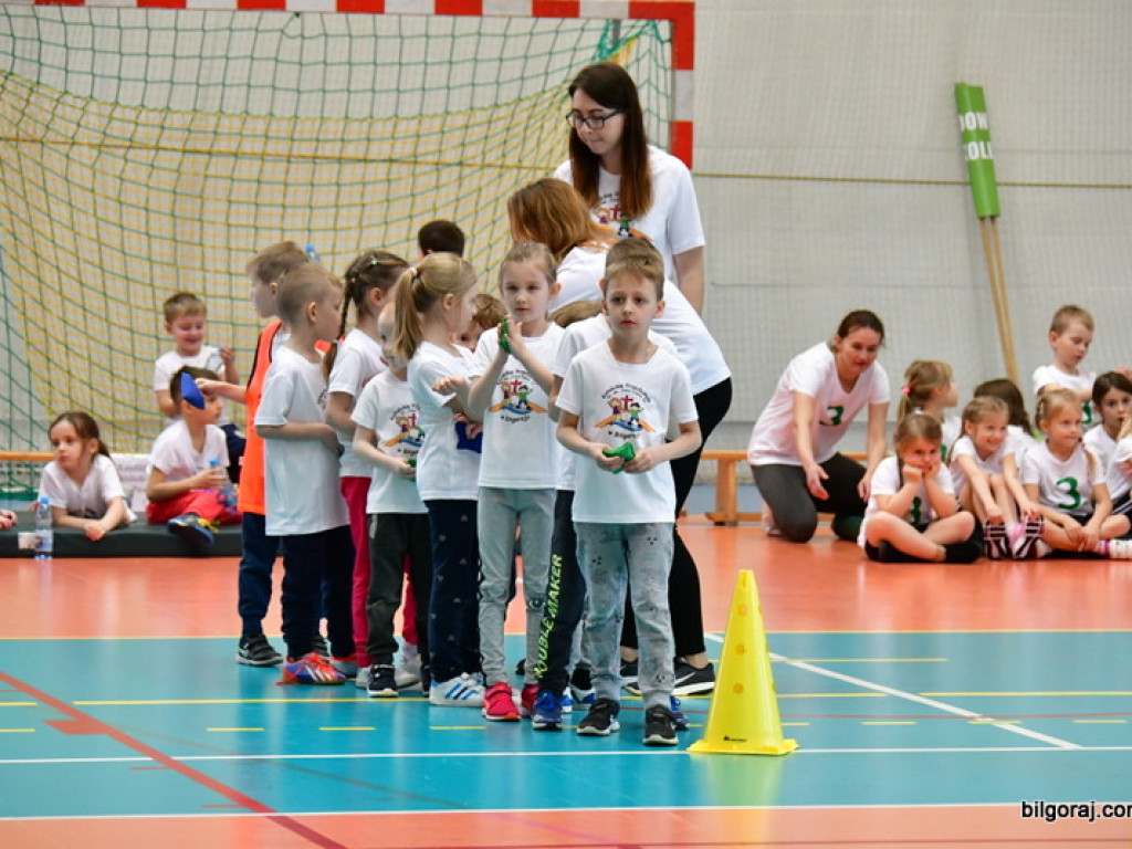 Przedszkolaki powitały wiosnę... na sportowo (FOTO)