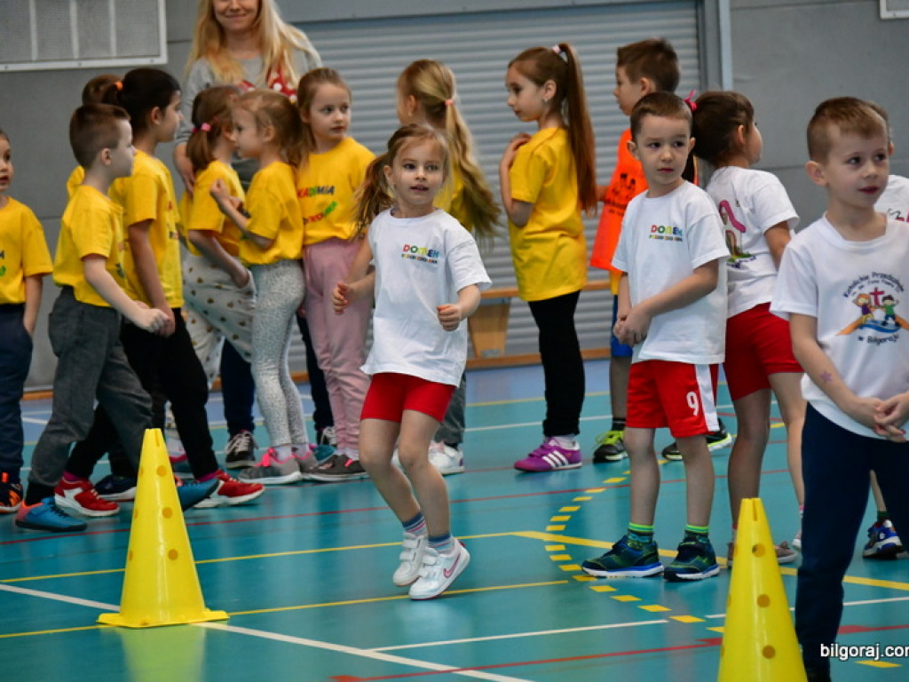 Przedszkolaki powitały wiosnę... na sportowo (FOTO)