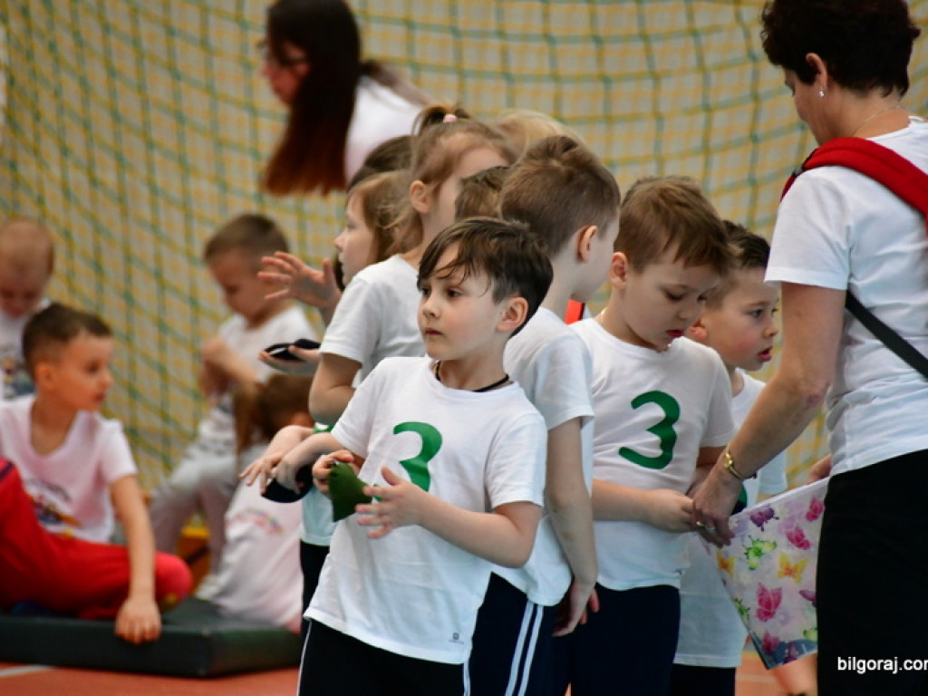 Przedszkolaki powitały wiosnę... na sportowo (FOTO)