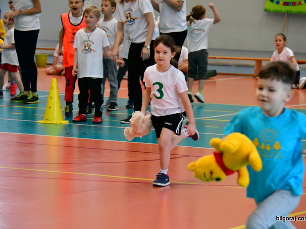 Przedszkolaki powitały wiosnę... na sportowo (FOTO)