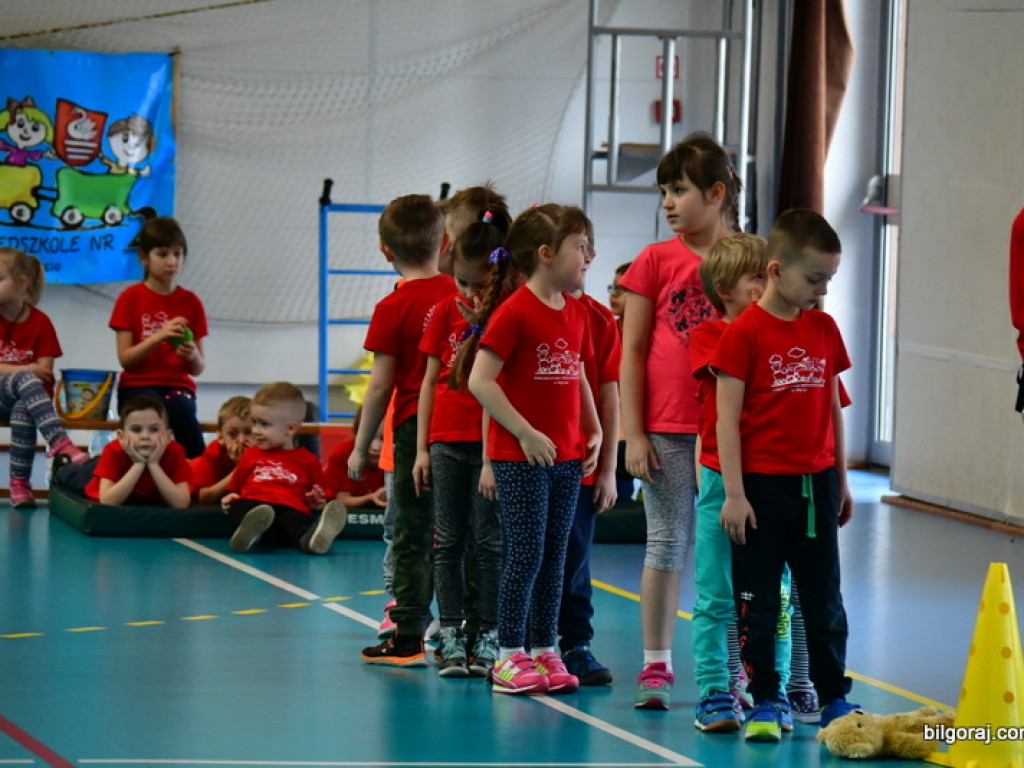 Przedszkolaki powitały wiosnę... na sportowo (FOTO)