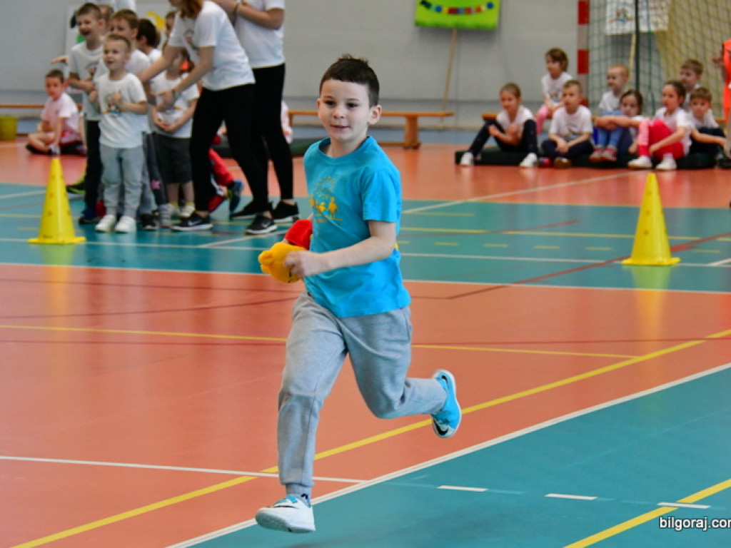 Przedszkolaki powitały wiosnę... na sportowo (FOTO)