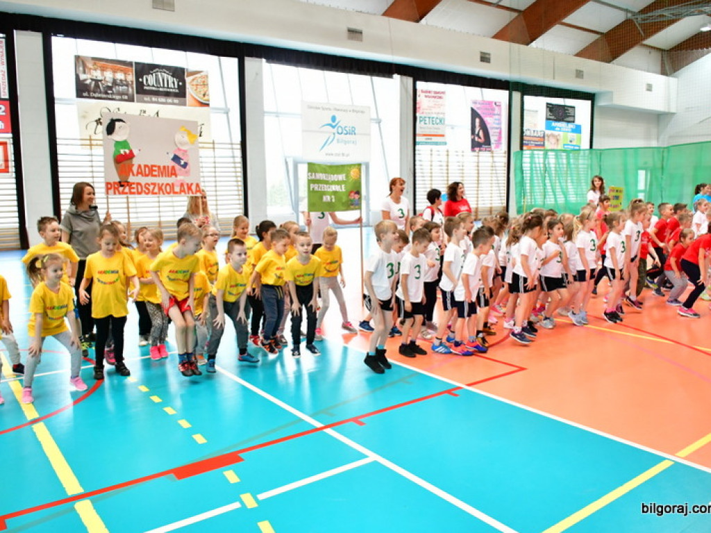 Przedszkolaki powitały wiosnę... na sportowo (FOTO)