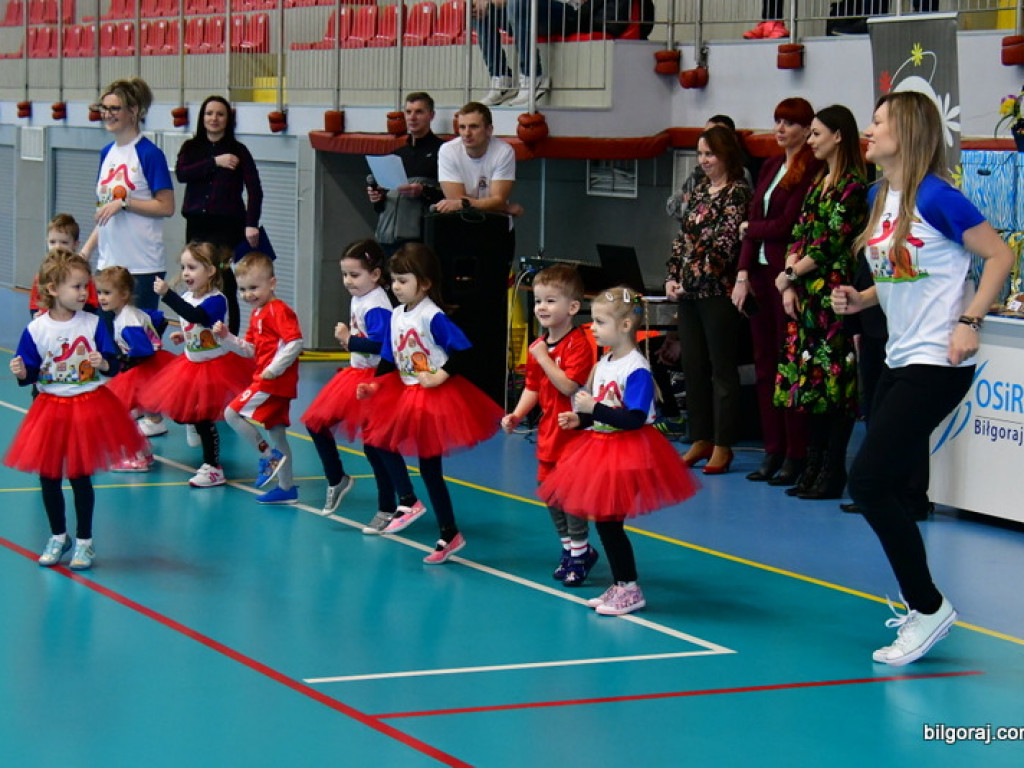 Przedszkolaki powitały wiosnę... na sportowo (FOTO)