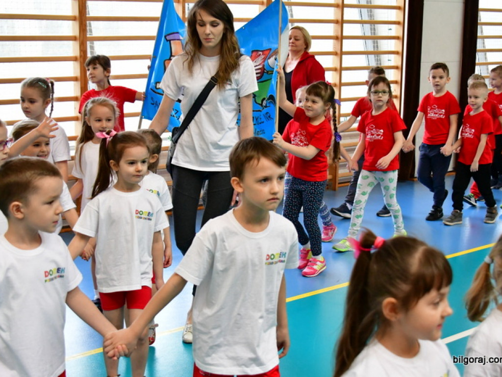 Przedszkolaki powitały wiosnę... na sportowo (FOTO)