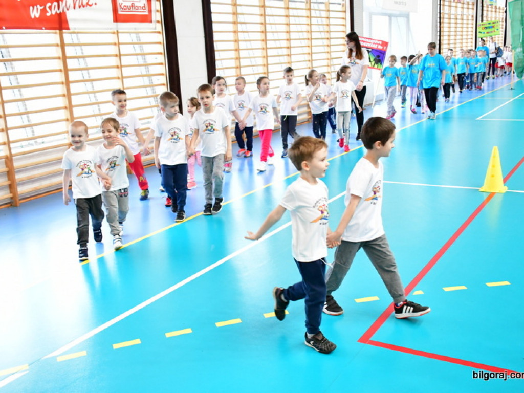 Przedszkolaki powitały wiosnę... na sportowo (FOTO)