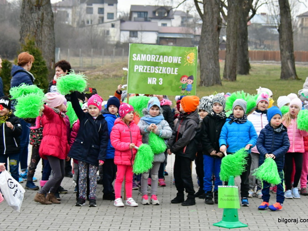 Przedszkolaki powitały wiosnę... na sportowo (FOTO)