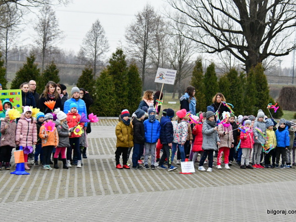 Przedszkolaki powitały wiosnę... na sportowo (FOTO)