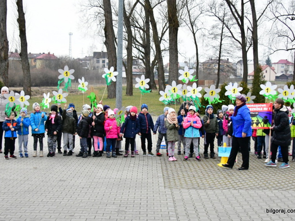 Przedszkolaki powitały wiosnę... na sportowo (FOTO)