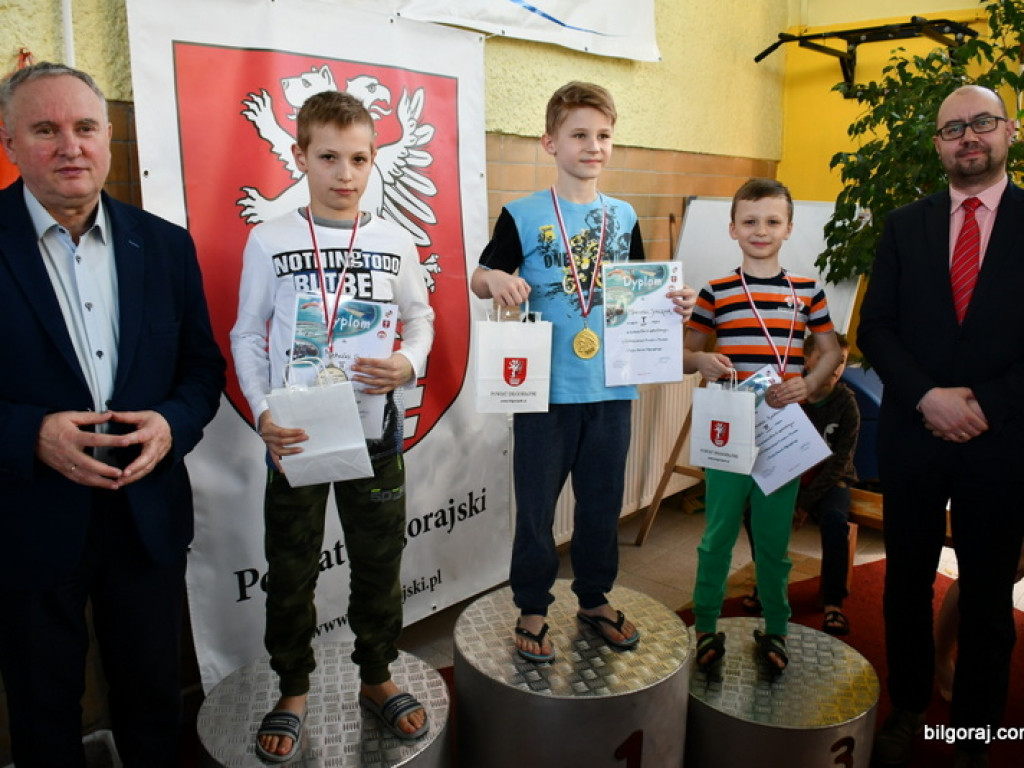 Mistrzostwa Powiatu w Pływaniu o Puchar Starosty Biłgorajskiego (FOTO)