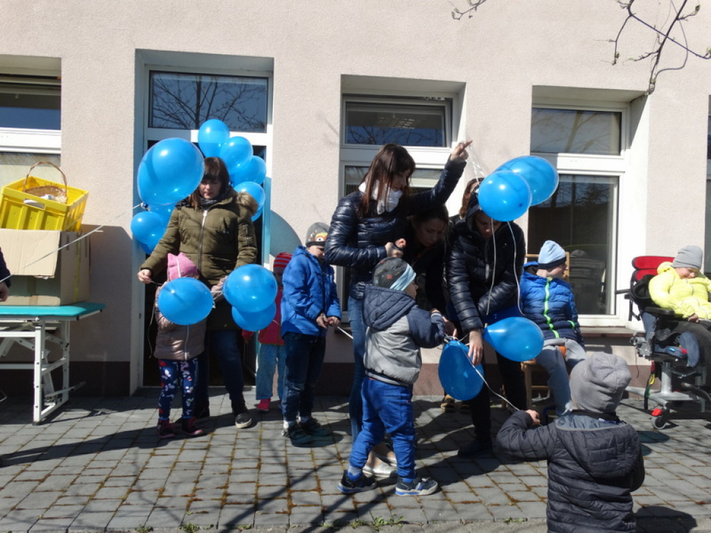 W geście solidarności z autystami (FOTO)