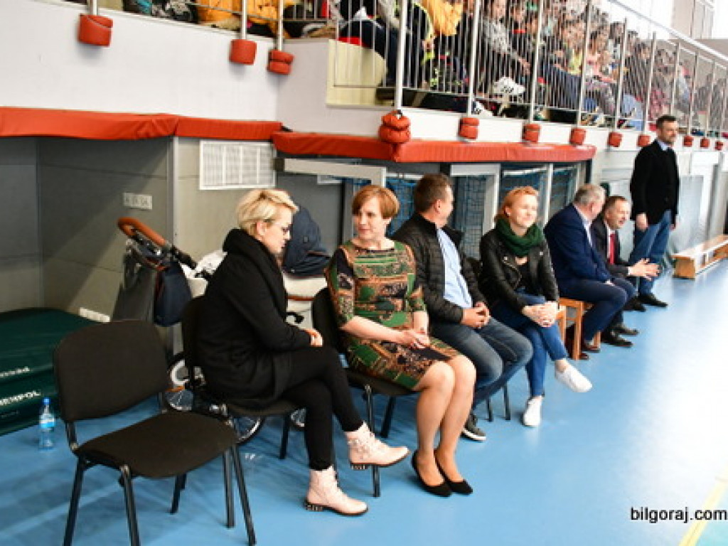 Siatkówka, kiermasz i otwarte serca dla Kubusia Pawęzki (FOTO)