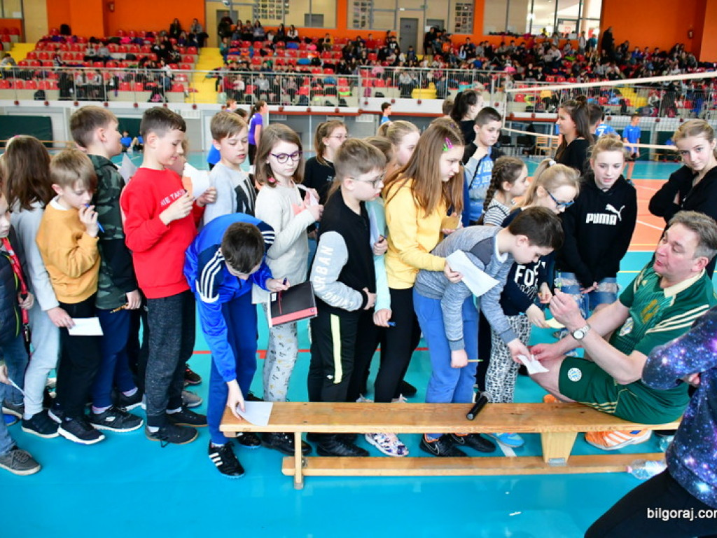 Siatkówka, kiermasz i otwarte serca dla Kubusia Pawęzki (FOTO)