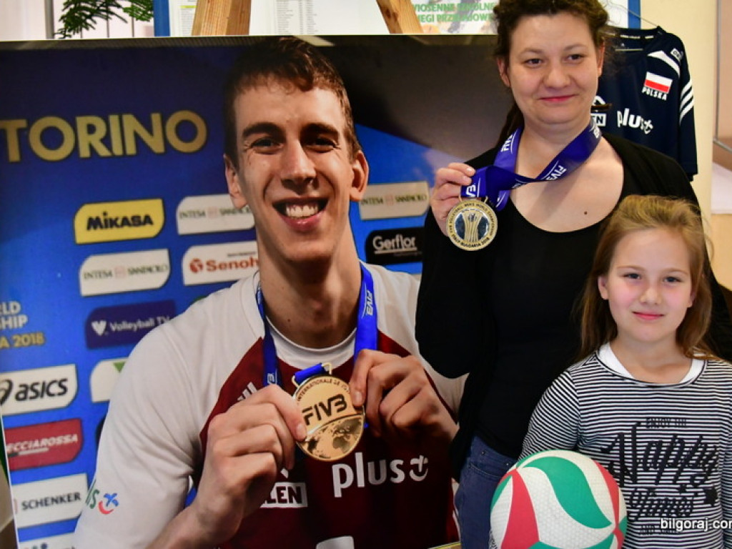 Siatkówka, kiermasz i otwarte serca dla Kubusia Pawęzki (FOTO)