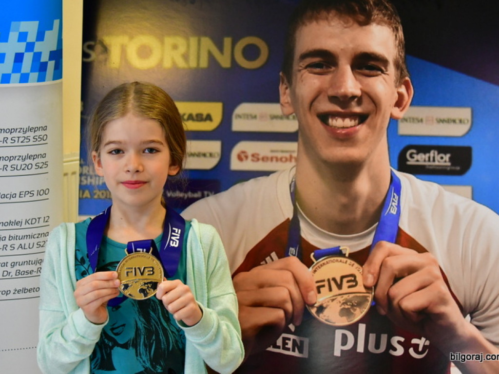 Siatkówka, kiermasz i otwarte serca dla Kubusia Pawęzki (FOTO)