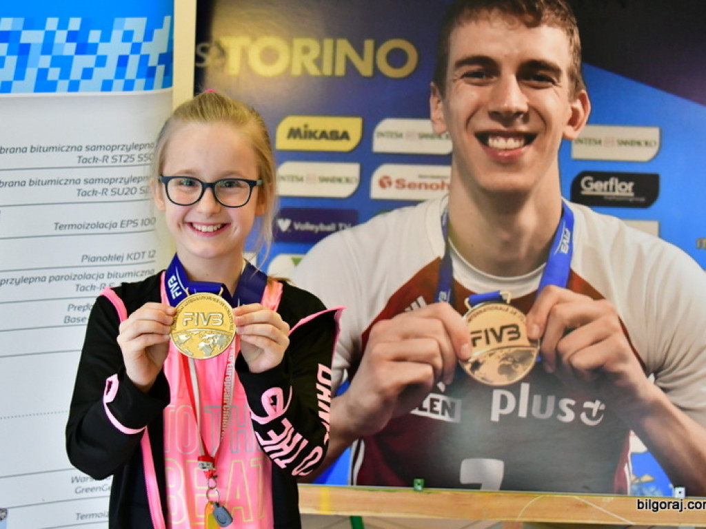 Siatkówka, kiermasz i otwarte serca dla Kubusia Pawęzki (FOTO)