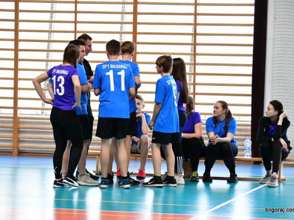 Siatkówka, kiermasz i otwarte serca dla Kubusia Pawęzki (FOTO)