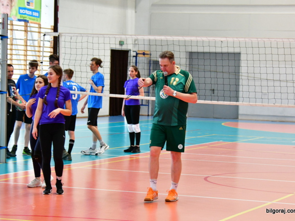 Siatkówka, kiermasz i otwarte serca dla Kubusia Pawęzki (FOTO)