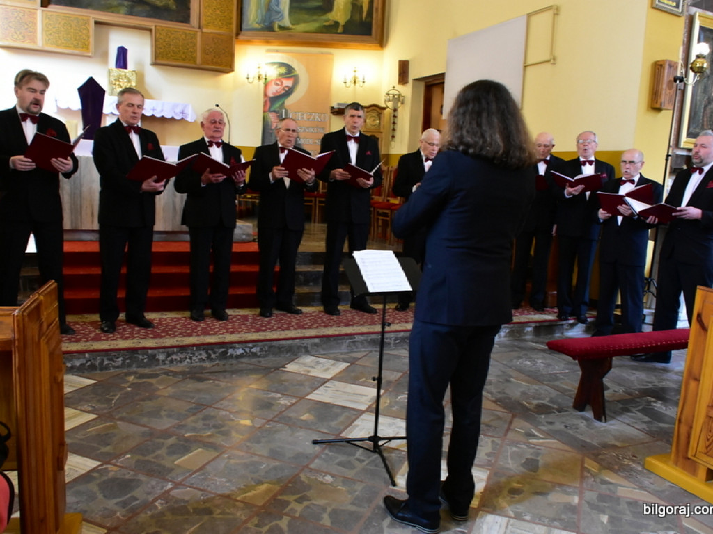 Chóralny Koncert Pieśni Pasyjnej i Pokutnej w Korytkowie Dużym (FOTO)