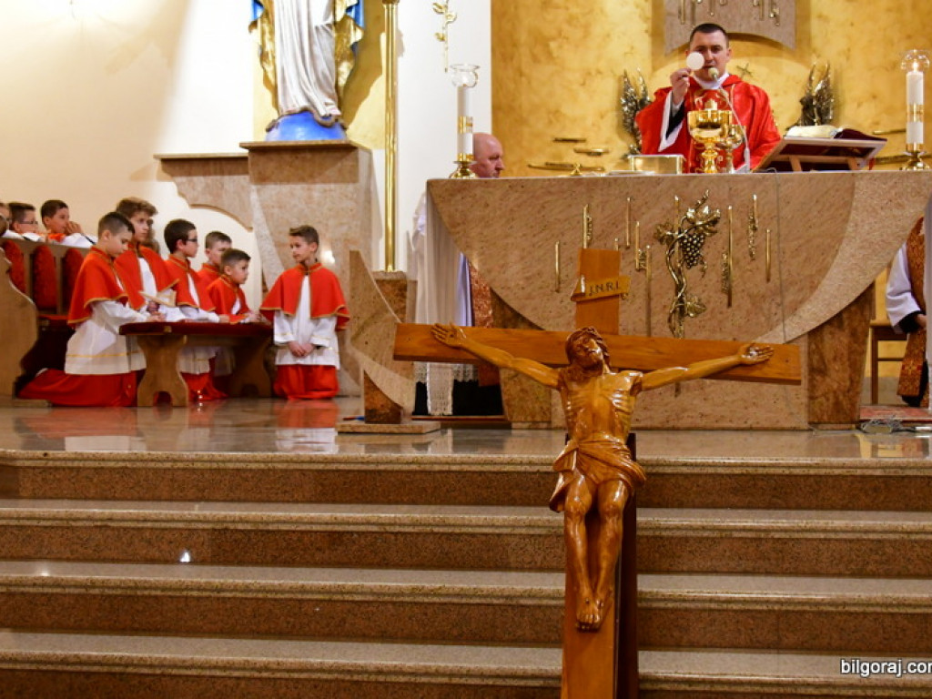 Głosimy Krzyż i Zmartwychwstanie. Wielki Piątek (FOTO)