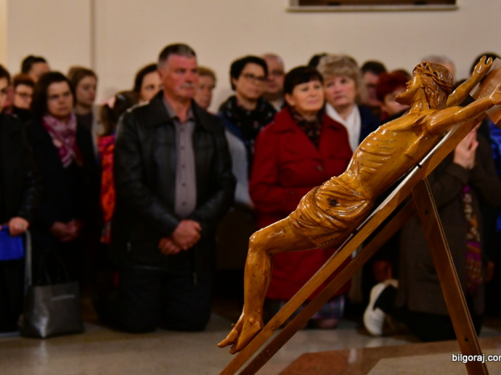 Głosimy Krzyż i Zmartwychwstanie. Wielki Piątek (FOTO)