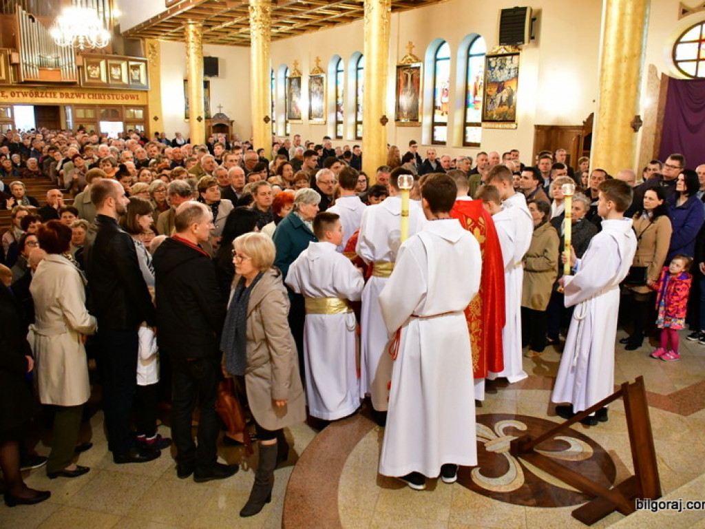Głosimy Krzyż i Zmartwychwstanie. Wielki Piątek (FOTO)