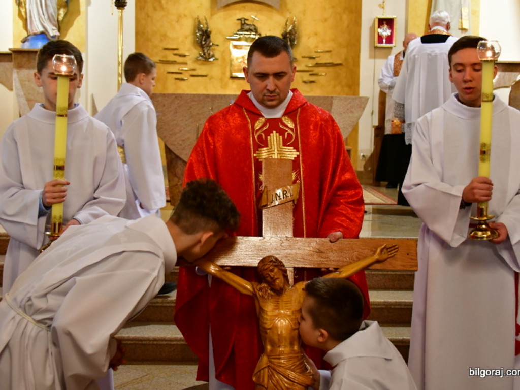 Głosimy Krzyż i Zmartwychwstanie. Wielki Piątek (FOTO)