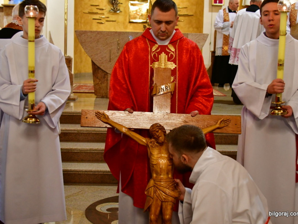 Głosimy Krzyż i Zmartwychwstanie. Wielki Piątek (FOTO)
