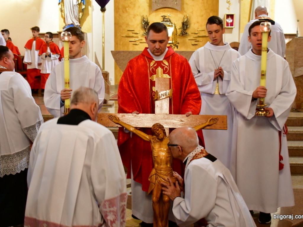 Głosimy Krzyż i Zmartwychwstanie. Wielki Piątek (FOTO)