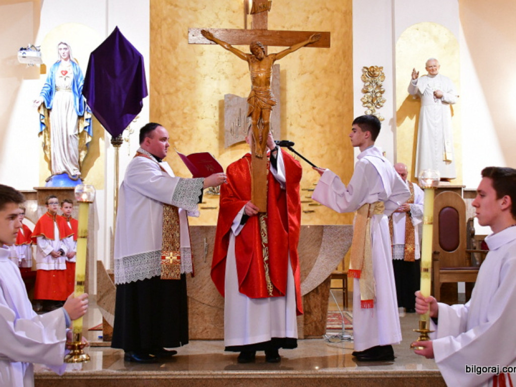 Głosimy Krzyż i Zmartwychwstanie. Wielki Piątek (FOTO)